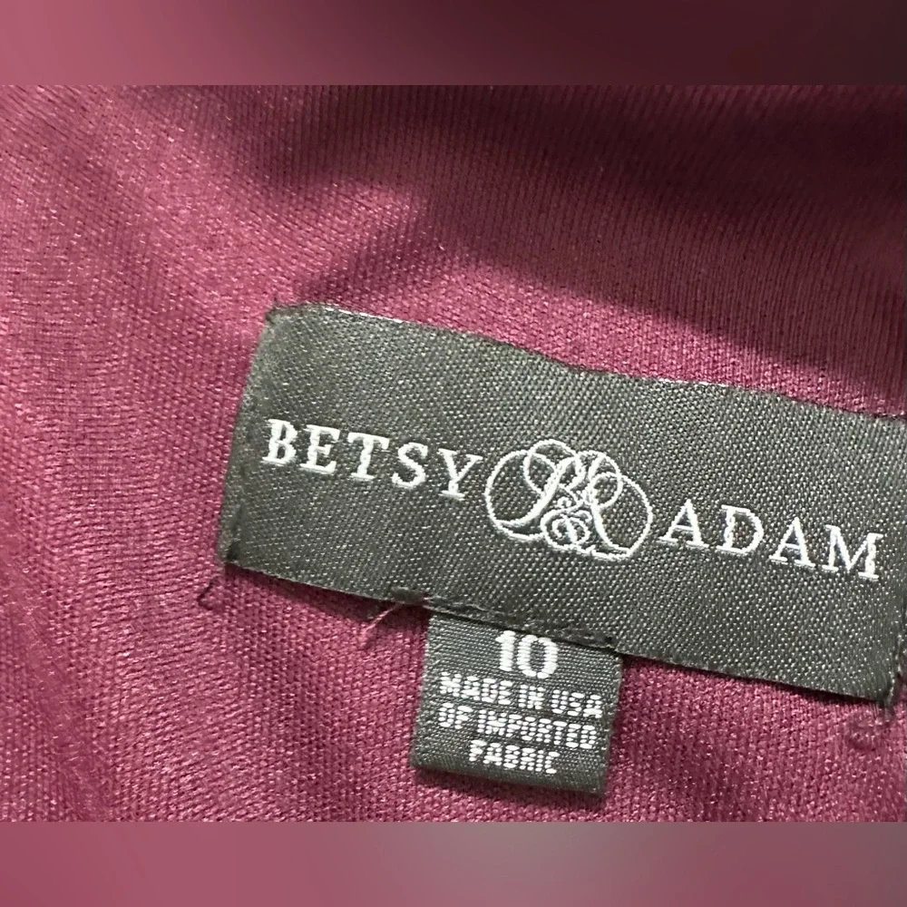 Betsy & Adam Elegant Long Dress in Rich Burgundy - Picture 4 of 5
